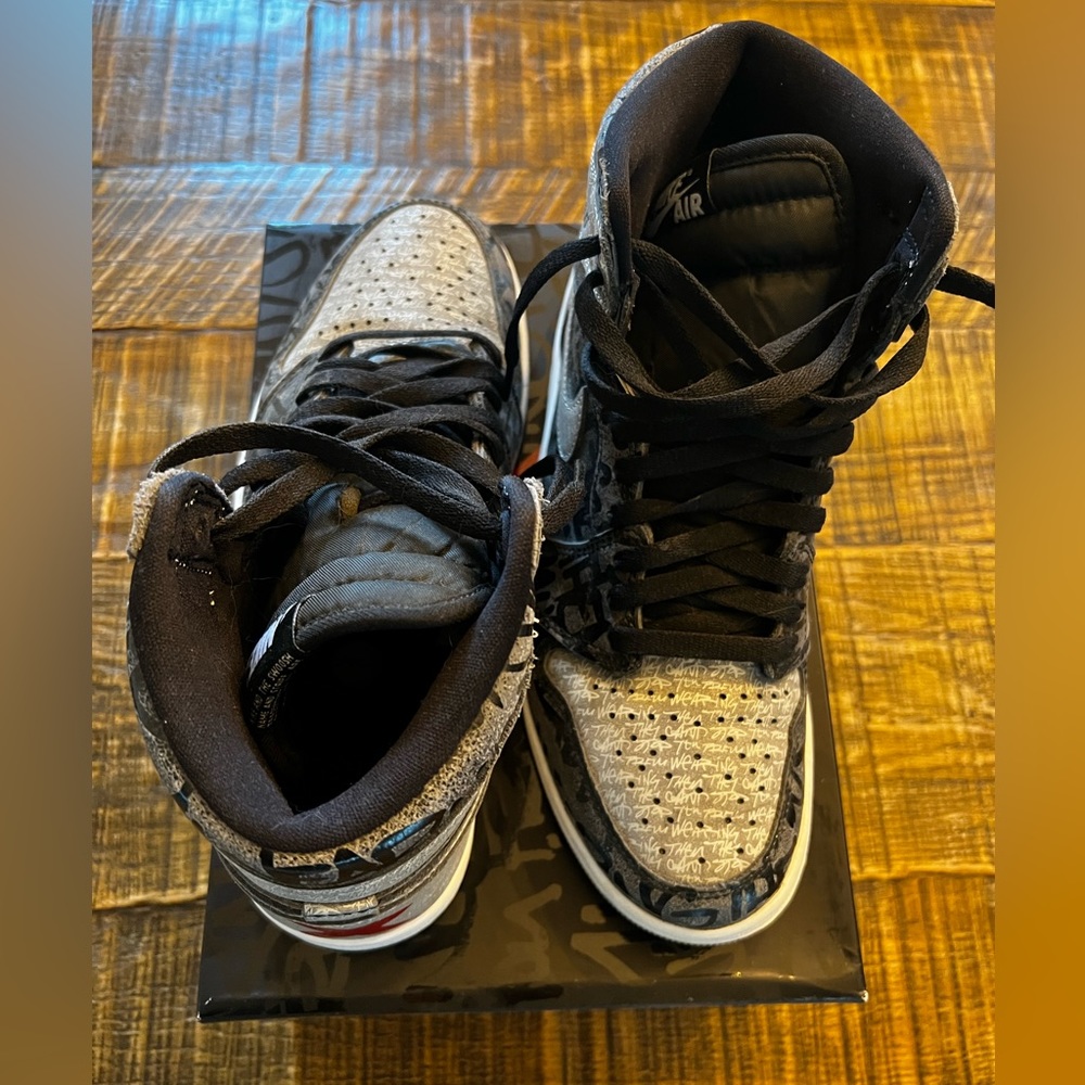 Air Jordan 1 Retro High Rebellionaire - EUC